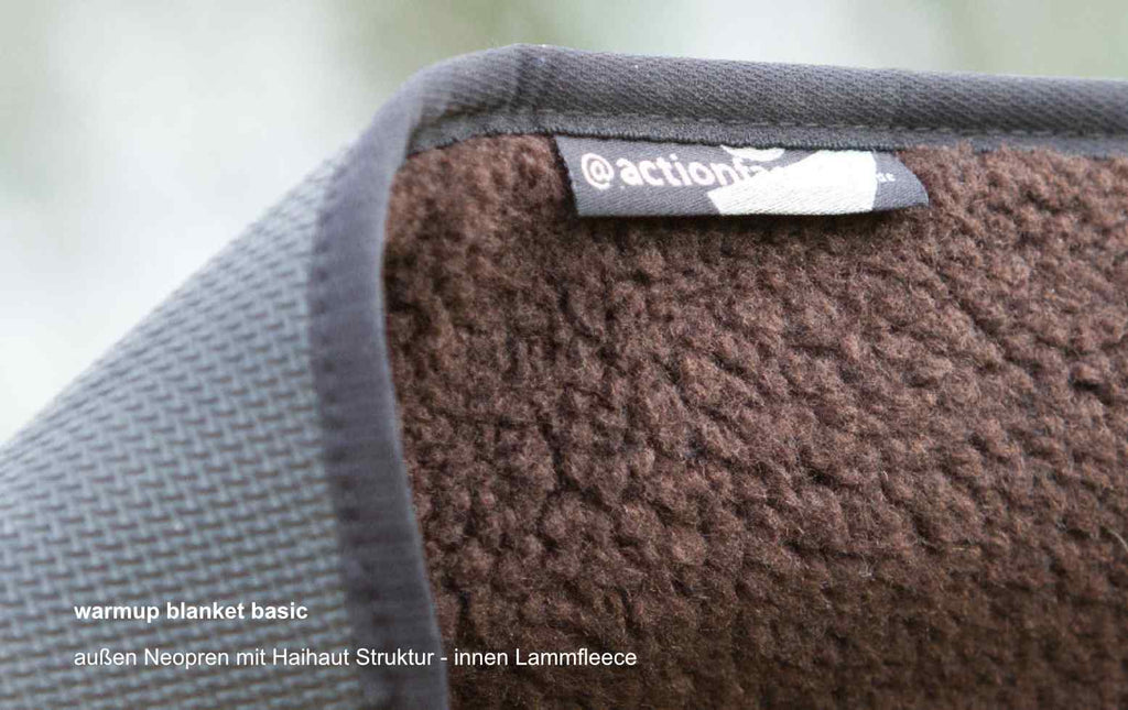Hundedecke mit Neopren Unterseite und Fleece